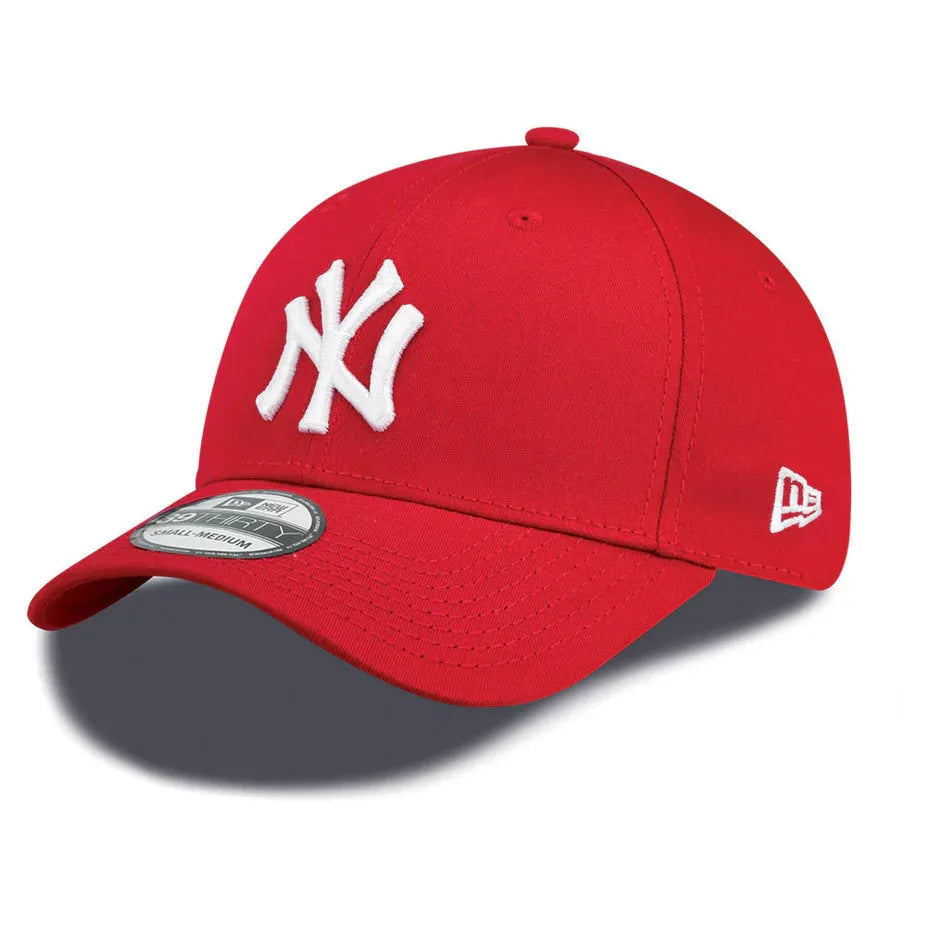 NEW ERA 39THIRTY LEAGUE ESSENTIAL NEW YORK YANKEES RED CAP - FAM