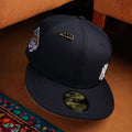 NEW ERA 59FIFTY MLB MINI LOGO NEW YORK YANKEES WS 99 NAVY / GREY UV FITTED CAP - FAM