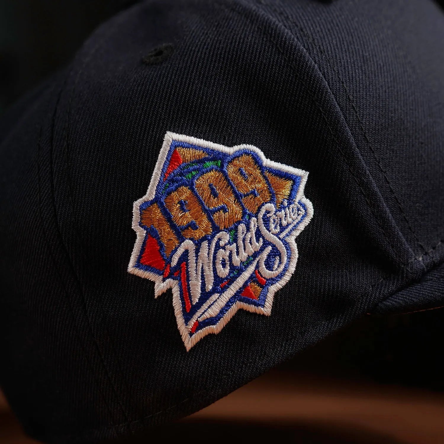 NEW ERA 59FIFTY MLB MINI LOGO NEW YORK YANKEES WS 99 NAVY / GREY UV FITTED CAP - FAM