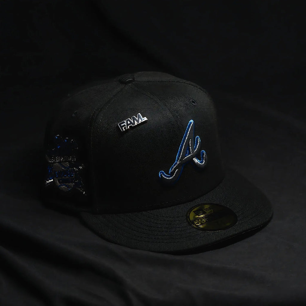 NEW ERA 59FIFTY MLB ATLANTA BRAVES 30TH SEASON BLACK / METALLIC SILVER UV FITTED CAP - FAM