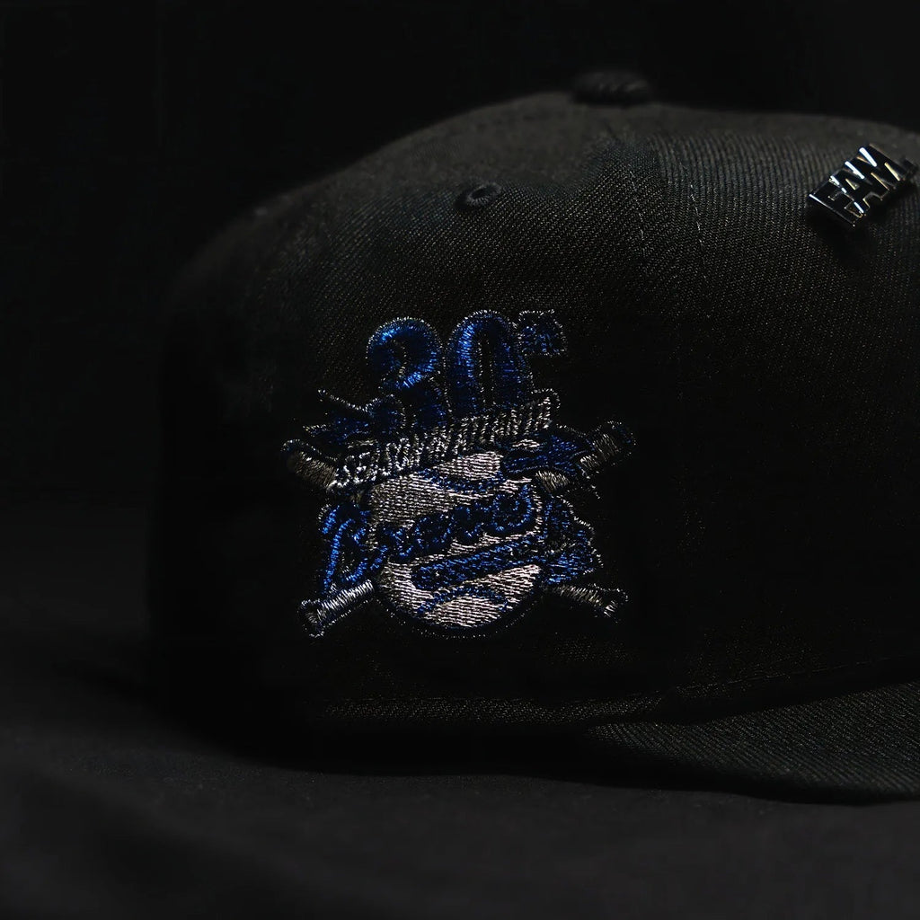 NEW ERA 59FIFTY MLB ATLANTA BRAVES 30TH SEASON BLACK / METALLIC SILVER UV FITTED CAP - FAM