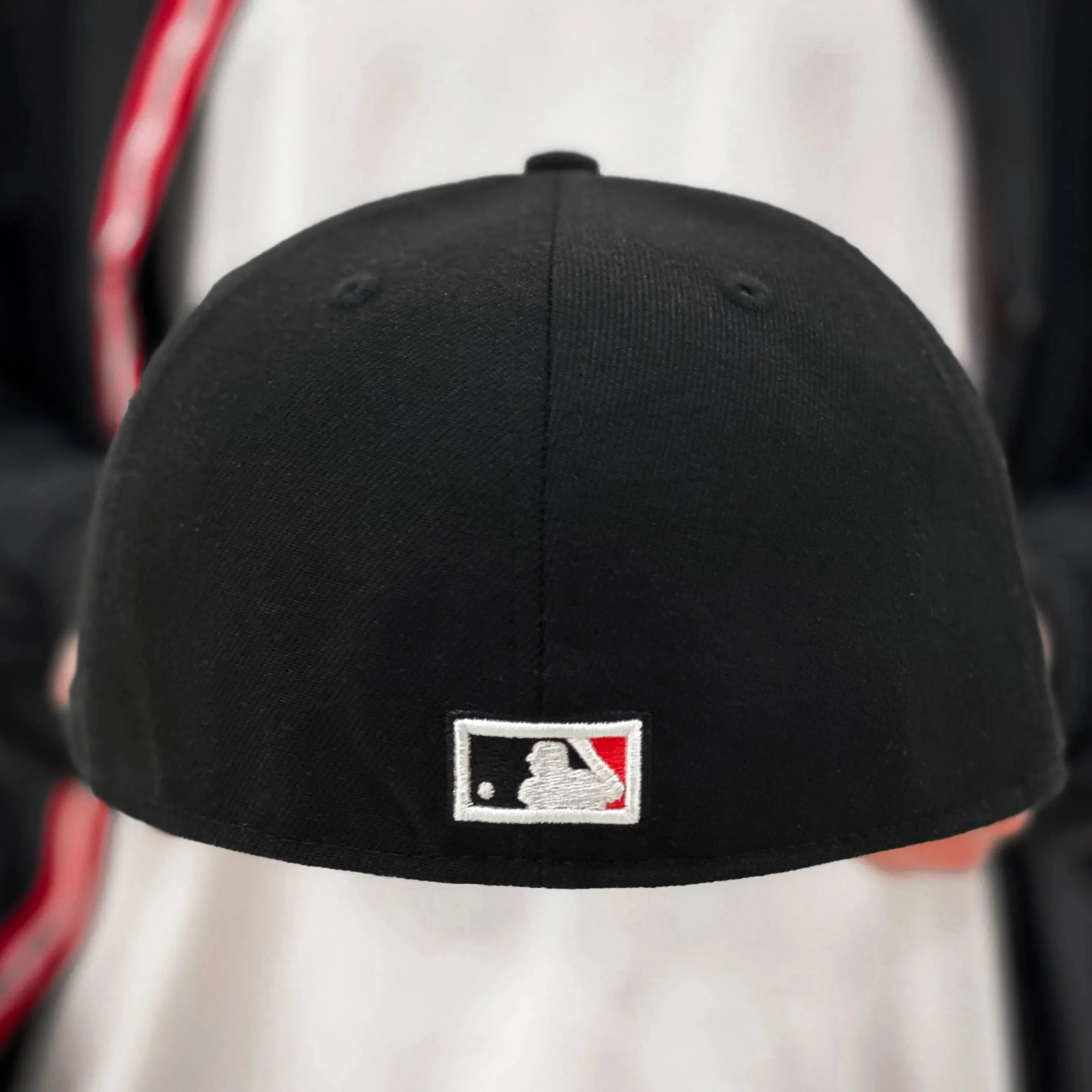 NEW ERA 59FIFTY MLB NEW YORK YANKEES SUBWAY SERIES 2000 BLACK / LAVA UV FITTED CAP - FAM