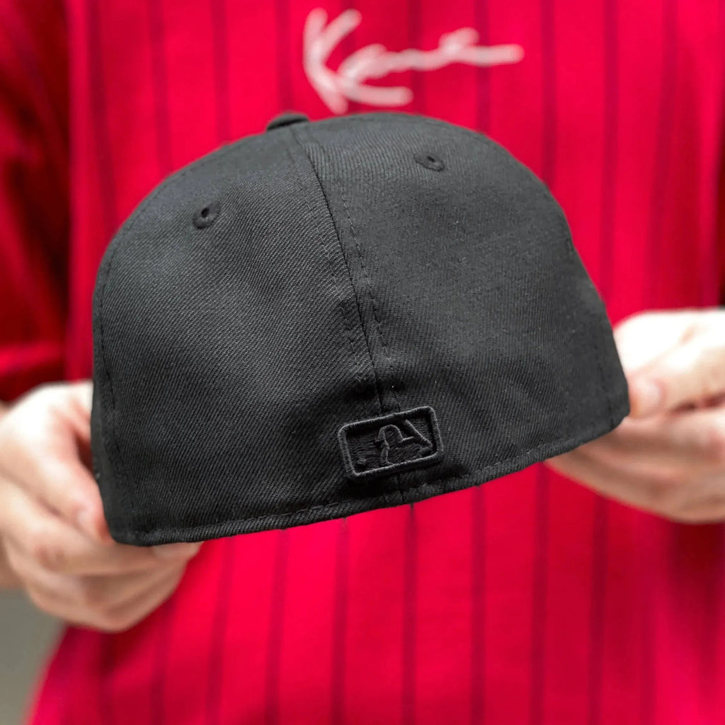 NEW ERA 59FIFTY MLB NEW YORK YANKEES BLACK WOOL/ RED UV FITTED CAP - FAM