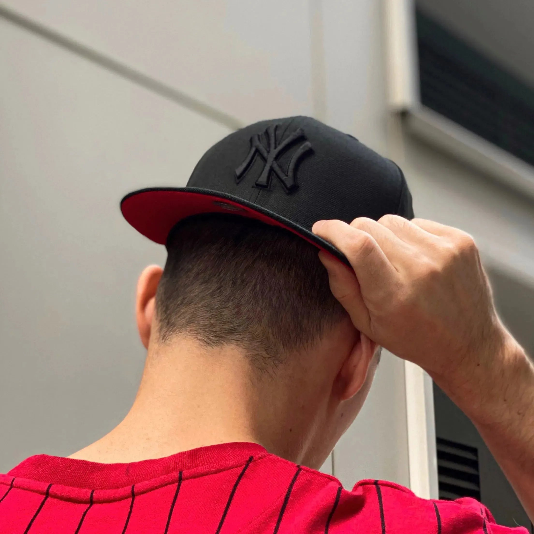 NEW ERA 59FIFTY MLB NEW YORK YANKEES BLACK WOOL/ RED UV FITTED CAP - FAM