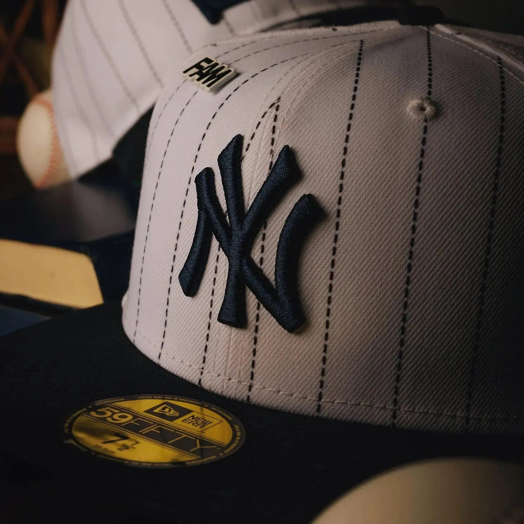 NEW ERA 59FIFTY MLB NEW YORK YANKEES TWENTY SEVEN TITLES TWO TONE / GREY UV FITTED CAP - FAM