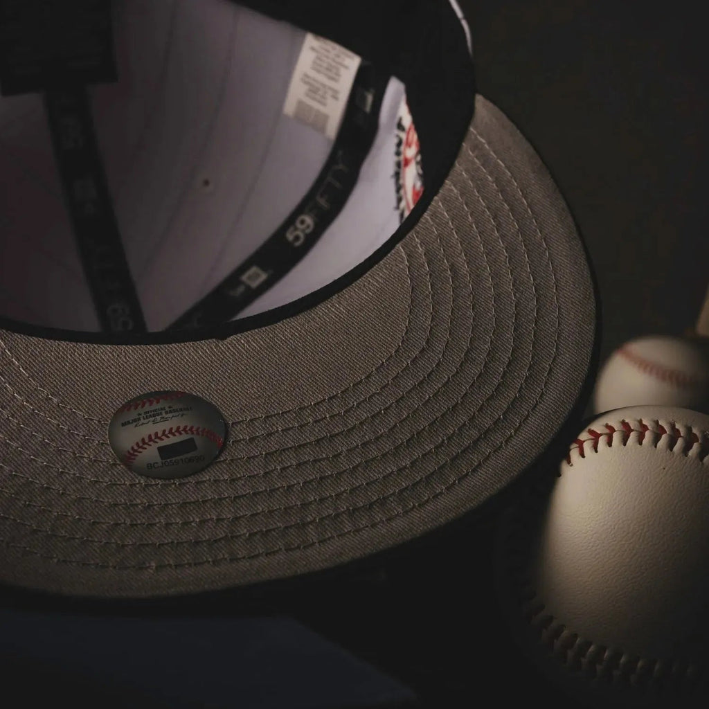 NEW ERA 59FIFTY MLB NEW YORK YANKEES TWENTY SEVEN TITLES TWO TONE / GREY UV FITTED CAP - FAM
