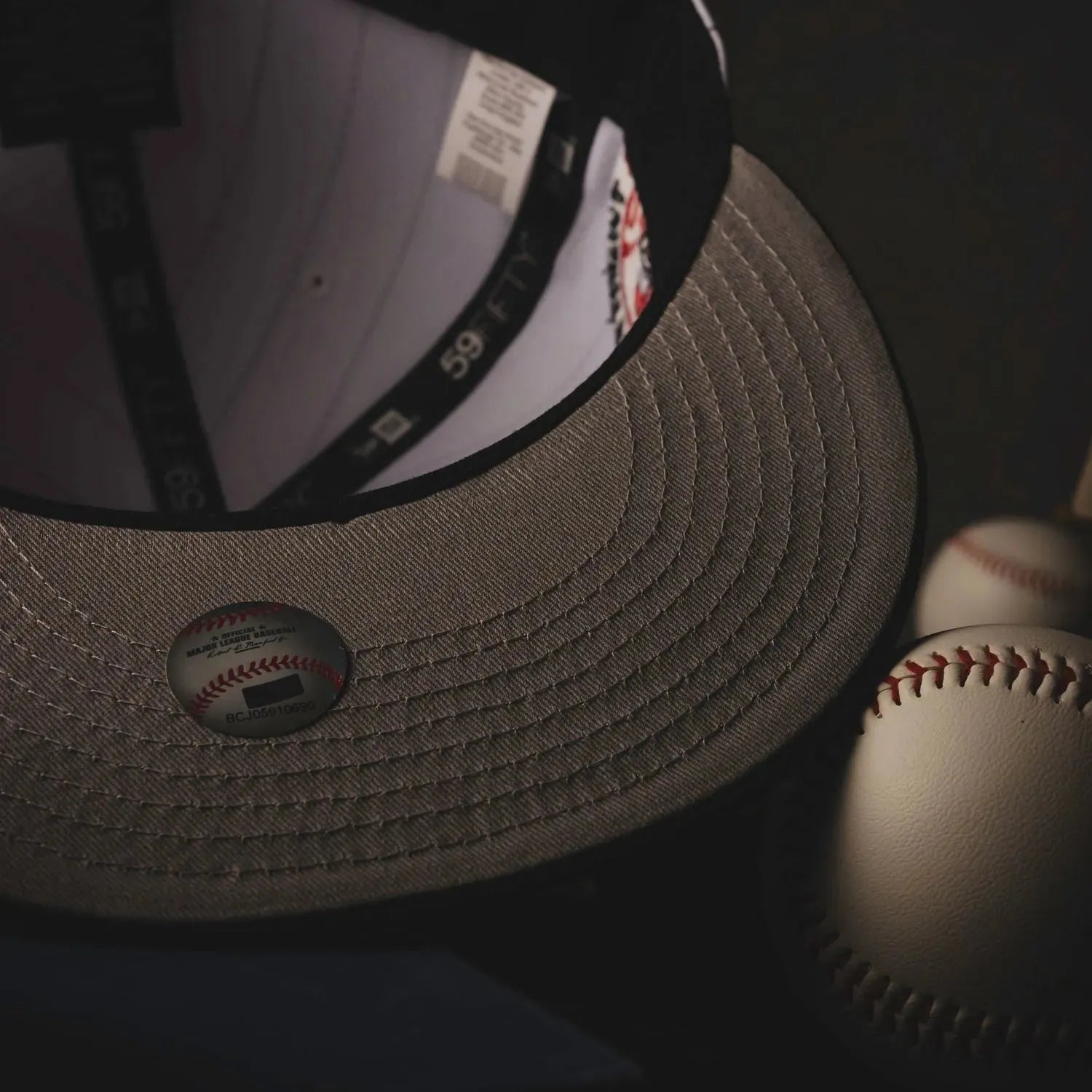 NEW ERA 59FIFTY MLB NEW YORK YANKEES TWENTY SEVEN TITLES TWO TONE / GREY UV FITTED CAP - FAM