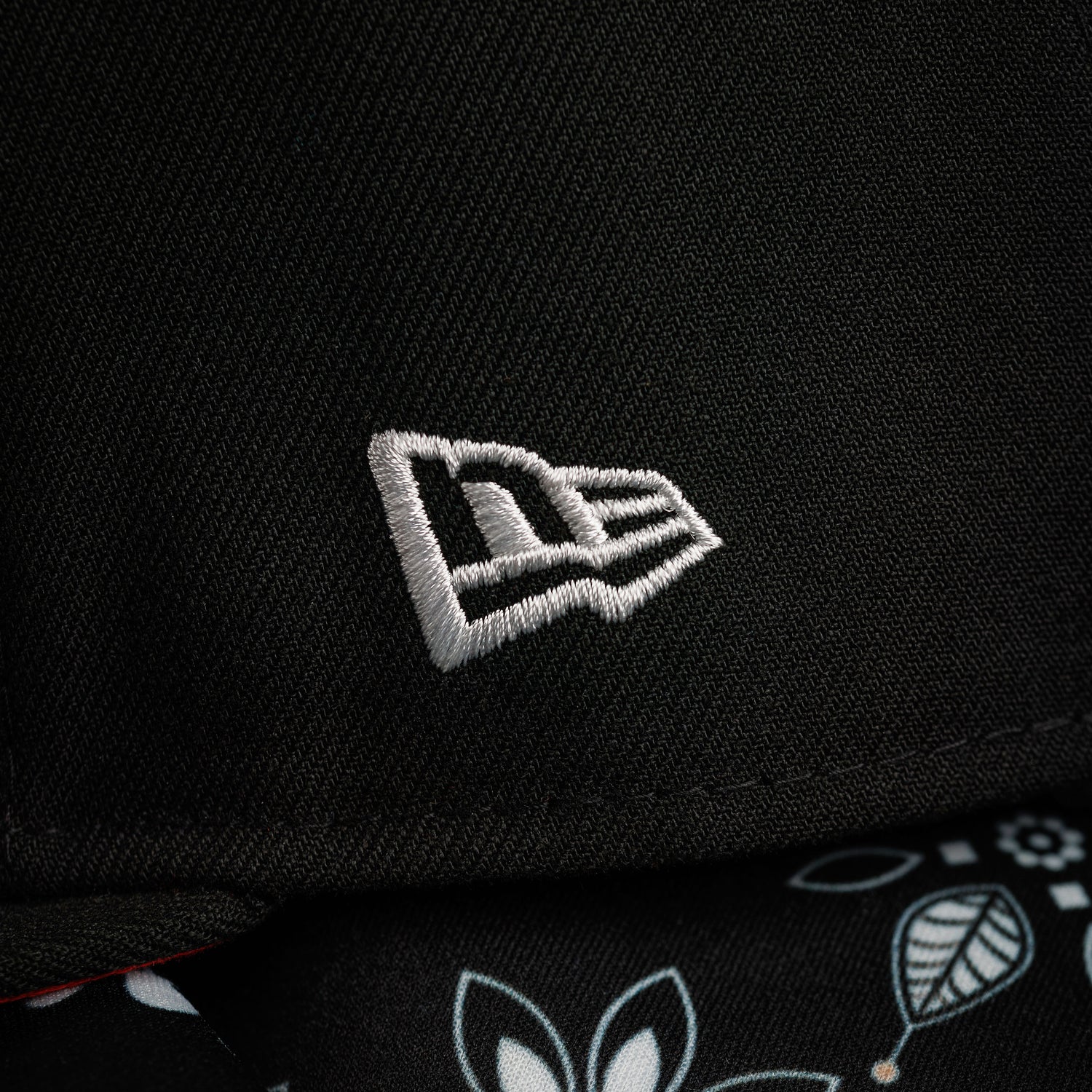 NEW ERA 59FIFTY A-FRAME MLB NEW YORK YANKEES WS 99 BLACK / SCARLET UV FITTED CAP