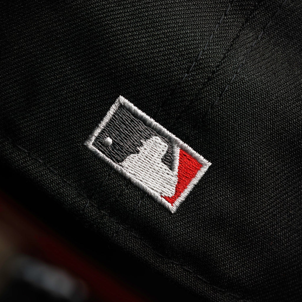 NEW ERA 59FIFTY A-FRAME MLB NEW YORK YANKEES WS 99 BLACK / SCARLET UV FITTED CAP