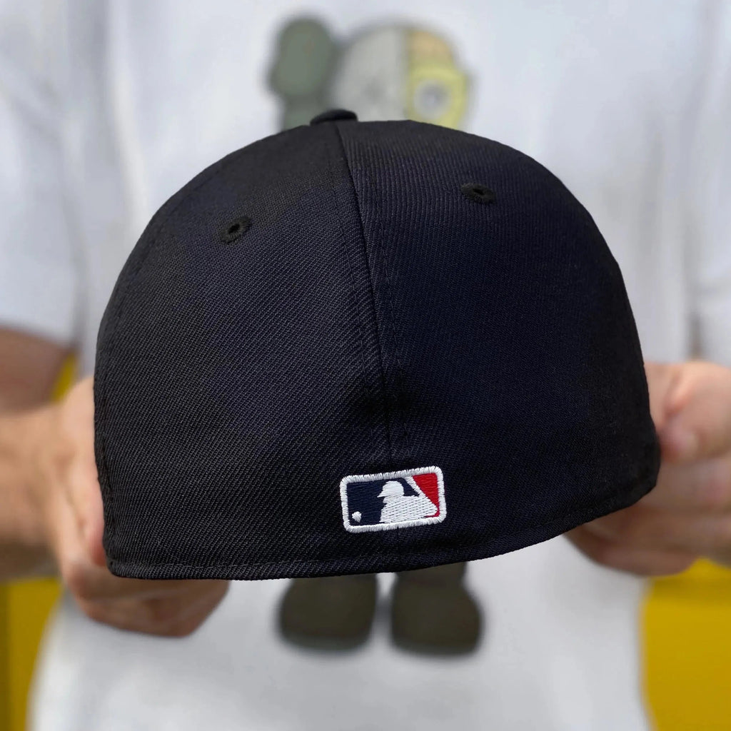 NEW ERA 59FIFTY MLB NEW YORK YANKEES NAVY/GREY UV FITTED CAP - FAM
