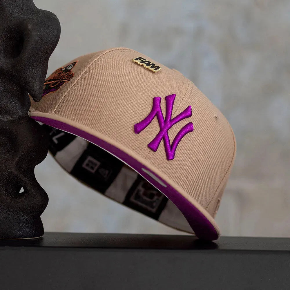 NEW ERA 59FIFTY MLB NEW YORK YANKEES WORLD SERIES 1998 CAMEL / SPARKLING GRAPE UV FITTED CAP - FAM