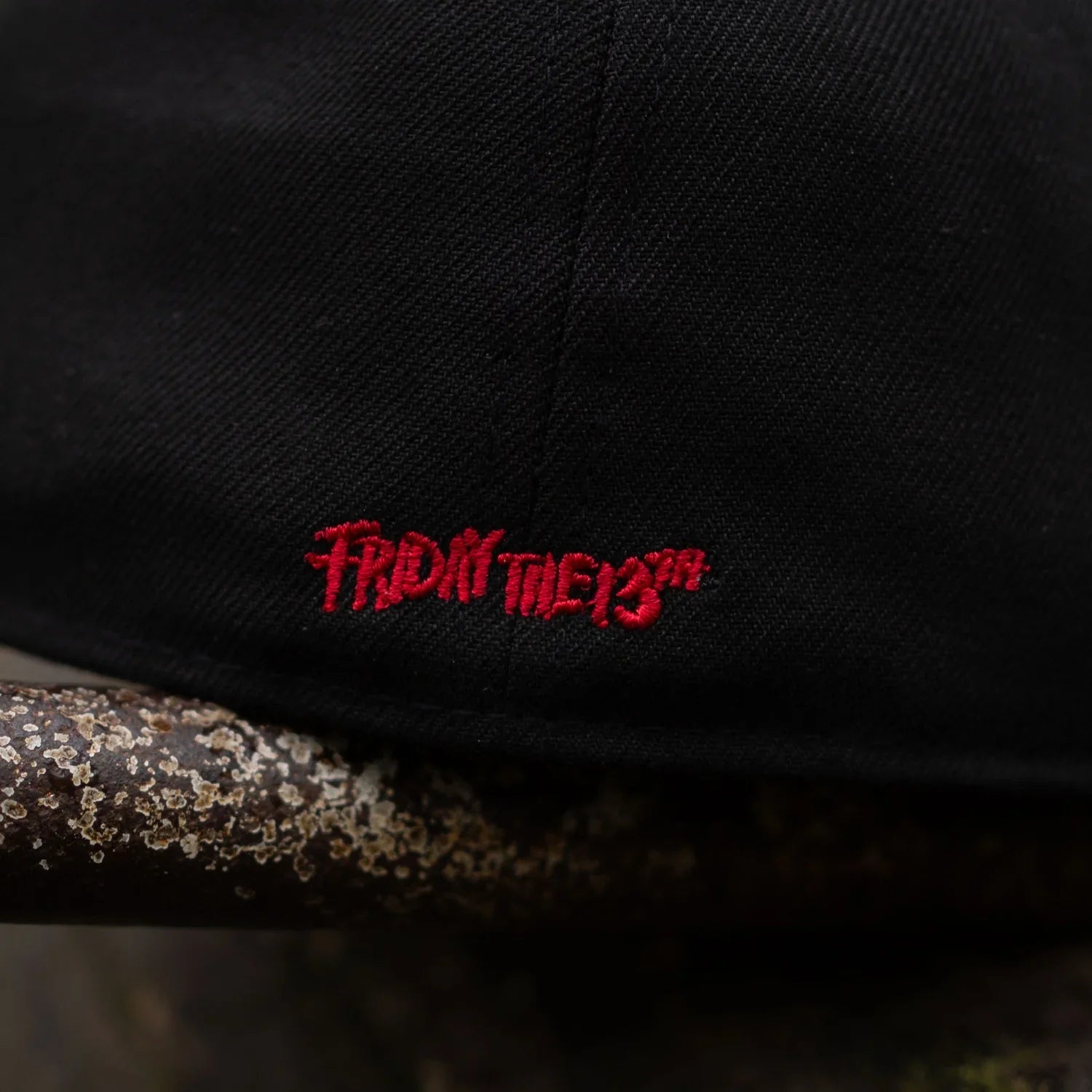 NEW ERA 59FIFTY FRIDAY THE 13TH BLACK / GREY UV FITTED CAP