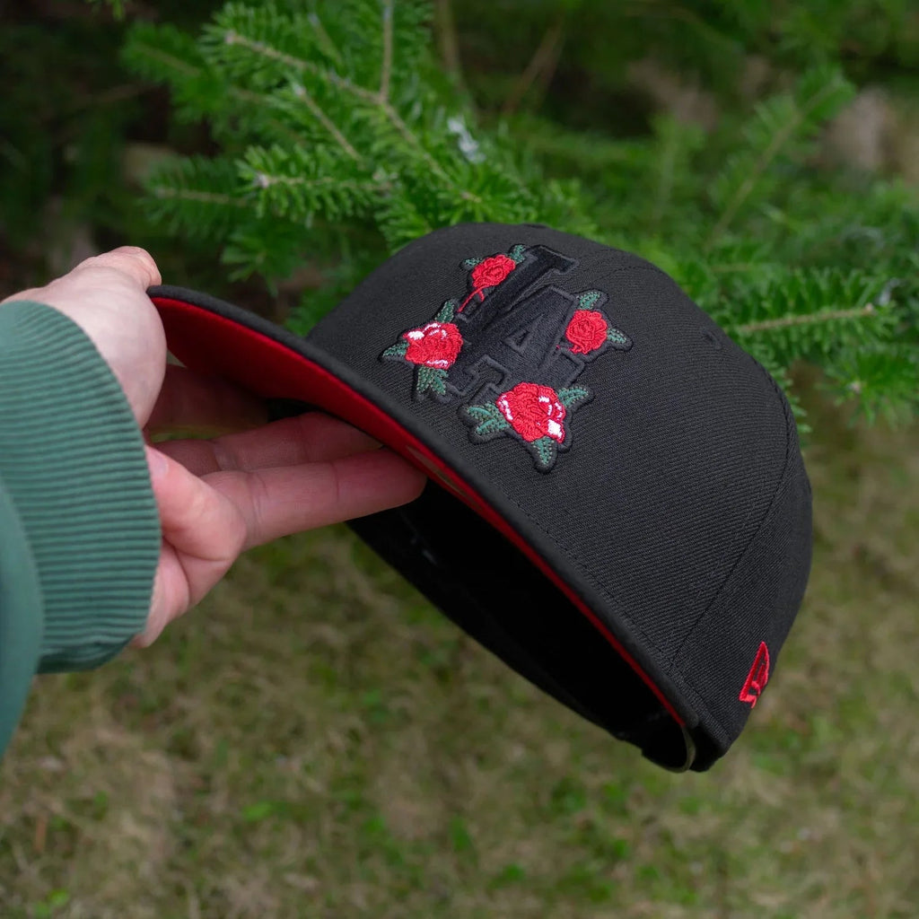 NEW ERA 59FIFTY MLB LOS ANGELES DODGERS ROSES BLACK / SCARLET UV FITTED CAP