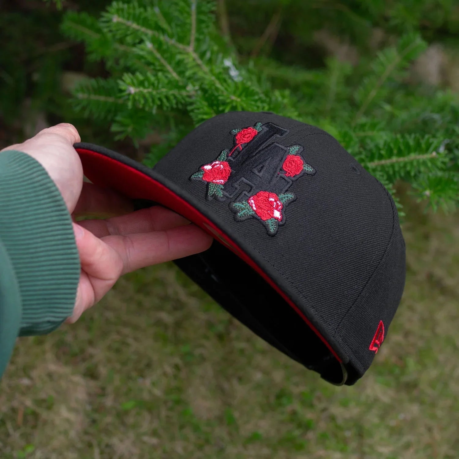 NEW ERA 59FIFTY MLB LOS ANGELES DODGERS ROSES BLACK / SCARLET UV FITTED CAP