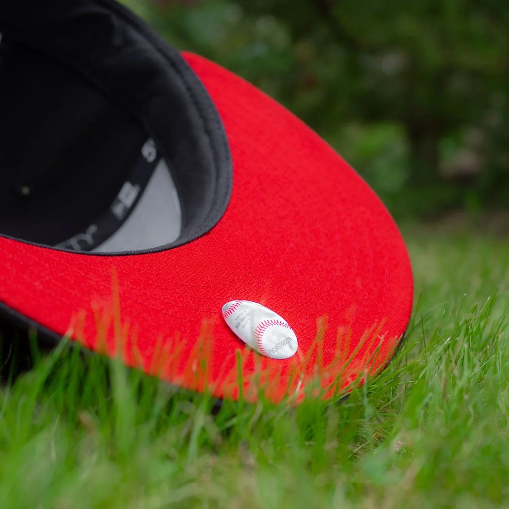 NEW ERA 59FIFTY MLB NEW YORK YANKEES ROSES BLACK / SCARLET UV FITTED CAP