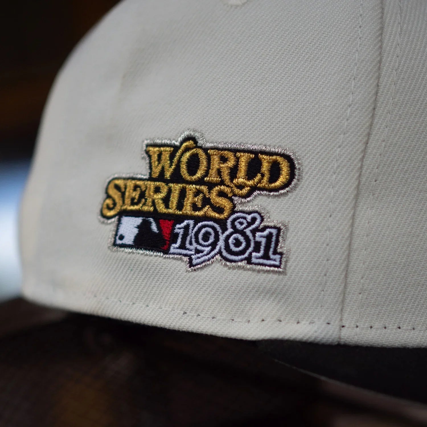 NEW ERA 59FIFTY MLB NEW YORK YANKEES VS LOS ANGELES DODGERS WORLD SERIES 1981 TWO TONE / GREY UV FITTED CAP
