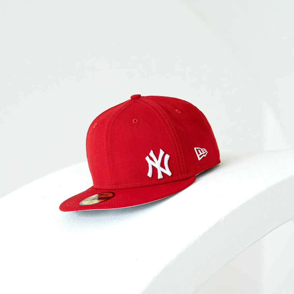 NEW ERA 59FIFTY MLB MINI LOGO NEW YORK YANKEES RED / GREY UV WOOL FITTED CAP - FAM